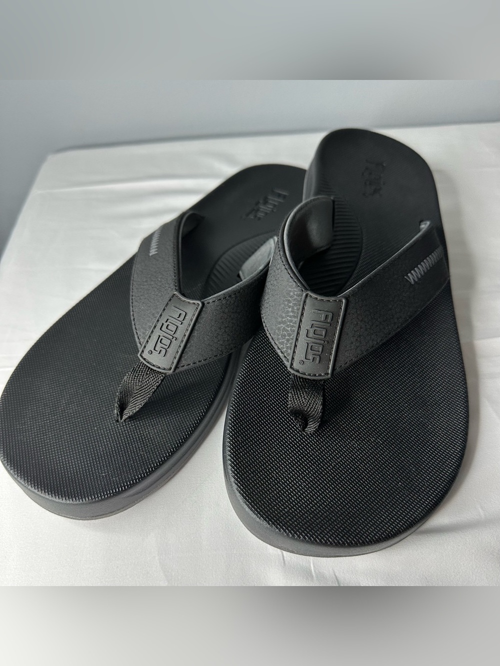 Flojos Men’s Black Wide Strap Flip Flops